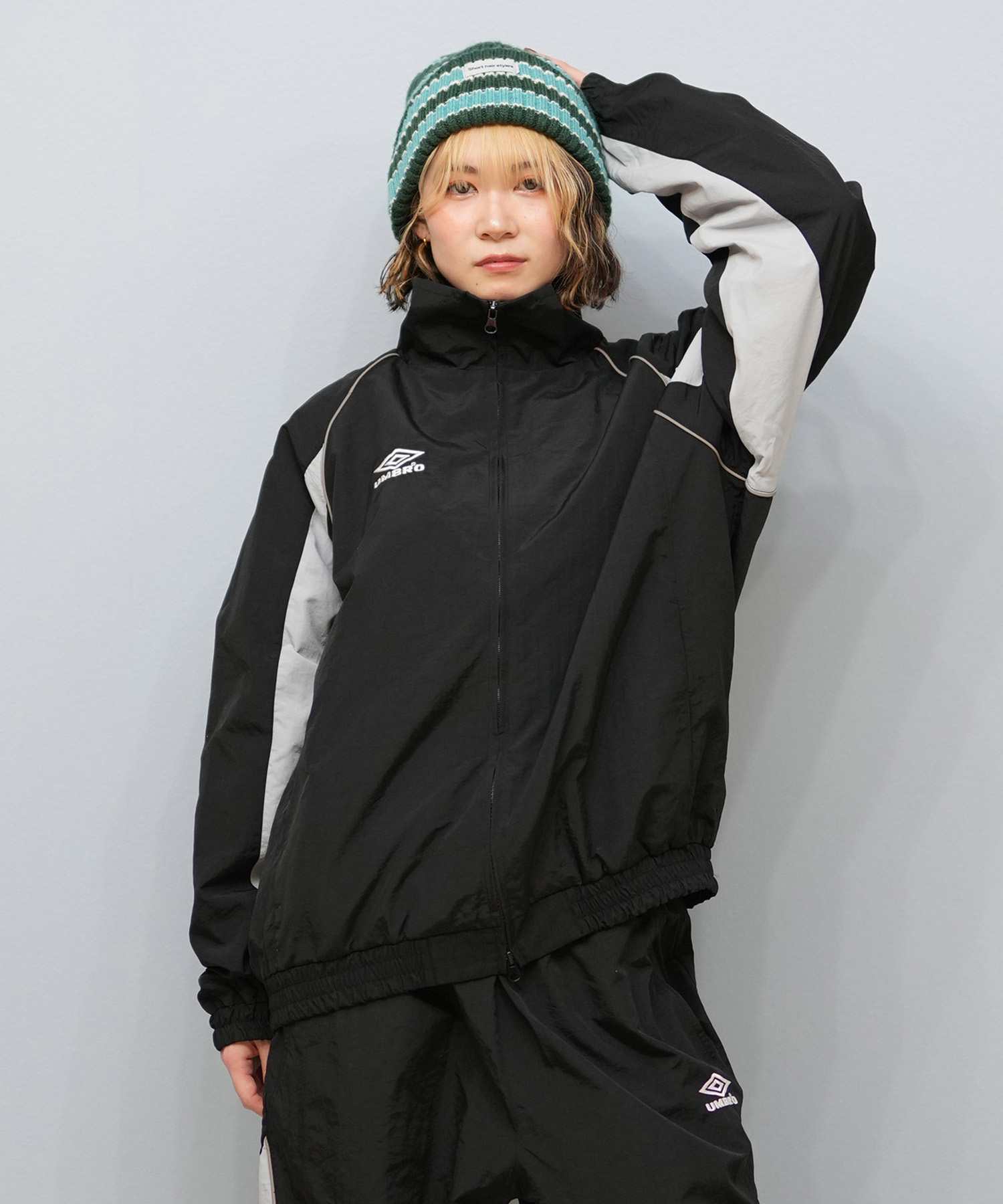 いま『めっちゃ売れてる』UMBROのムラサキスポーツ LIMITED ITEM